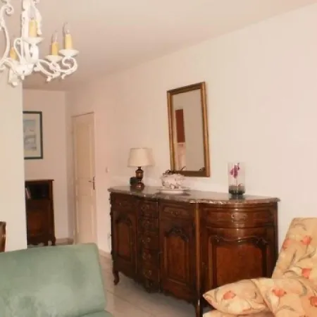 Hameau De *